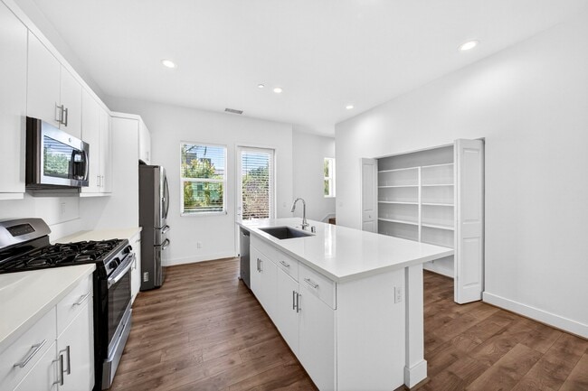 Photo - 963 E Mason Ln