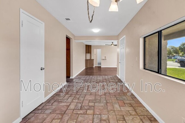 Photo - 622 Patricia Ln