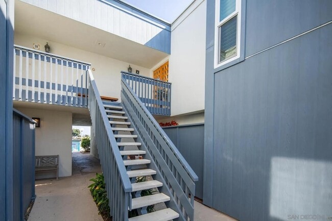 Photo - 8 Antigua Ct