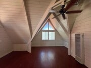 Photo - Cozy 1 Bedroom Apartment Located Near Free...