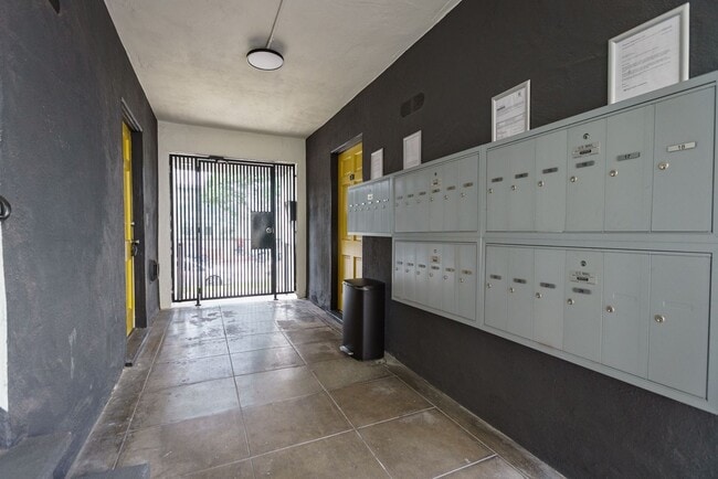 Photo - 944 Tiverton Avenue