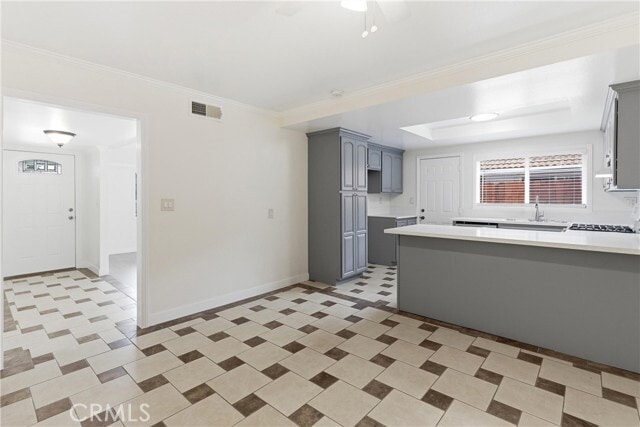 Photo - 7082 Heil Ave