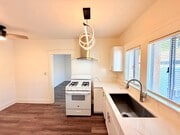 Photo - 1908-1910.5-19105 Daly St Unit 1910.5