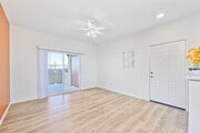 2BR, 2BA - 926SF - Living Room - La Mirage Apartments