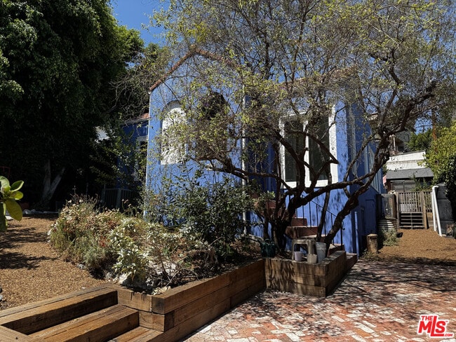 Photo - 2257 Earl St