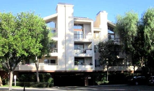 Photo - 5540 Owensmouth Ave Unit 220