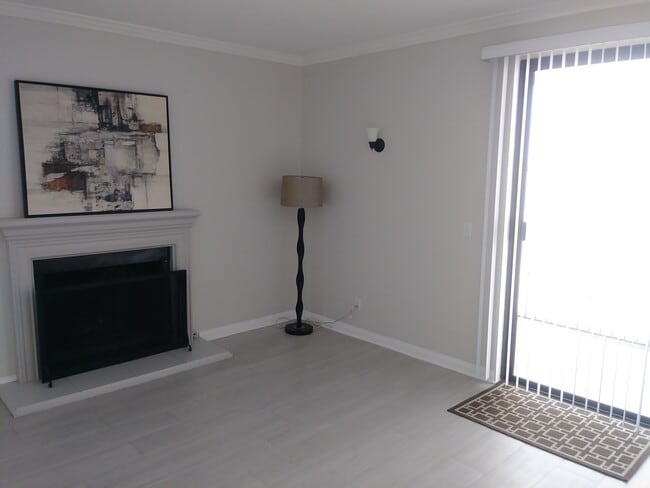 Photo - 1845 Holmby Townhome - MUST SEE!