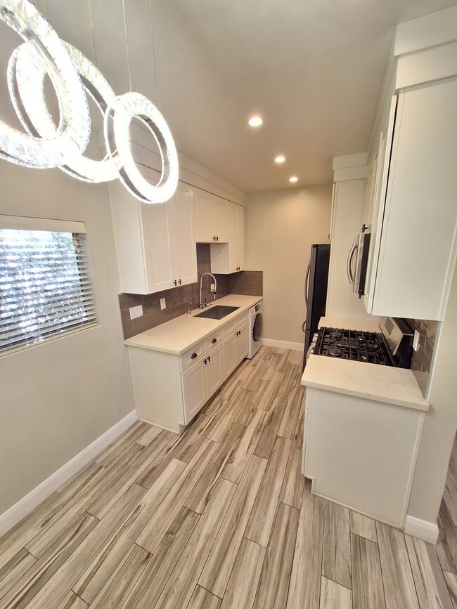 Photo - 13611 Vanowen St Unit 15