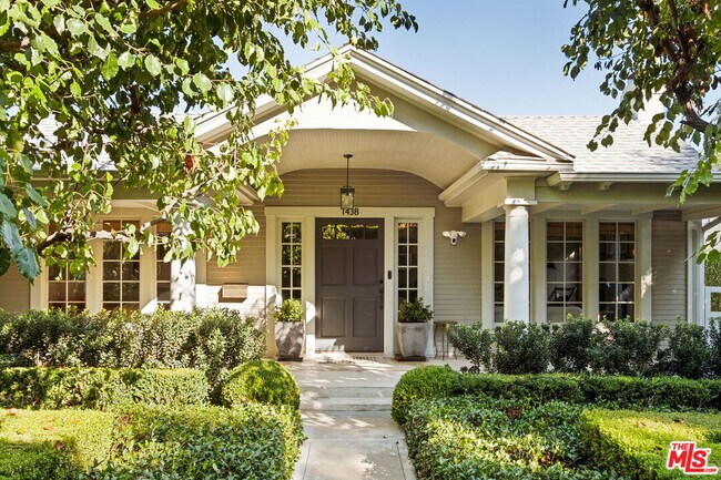 Photo - 1438 N Orange Grove Ave