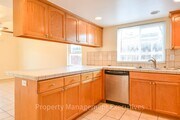 Photo - 2 Bed, 2 Bath Townhome with Garage & Bonus Room Unit 4815 Narragansett Ave