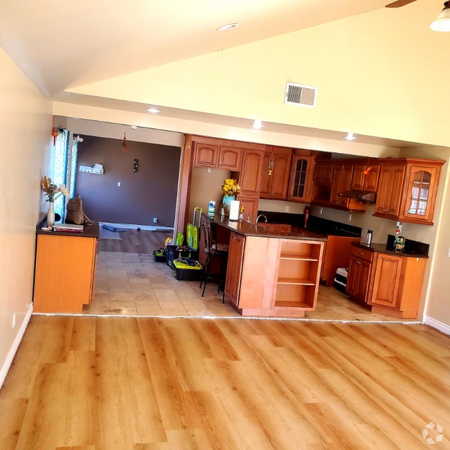 Building Photo - 6603 Crossway Dr Rental