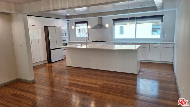 Building Photo - 4751 La Villa Marina Unit G Rental