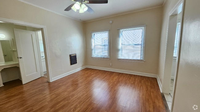 Building Photo - 727 S Coronado St Rental