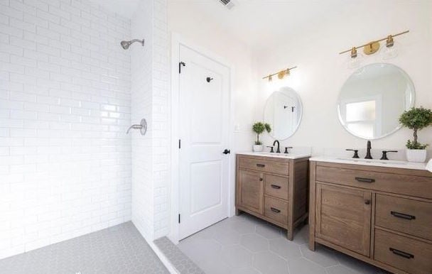 Photo - 4279 Walton Avenue Unit Main room