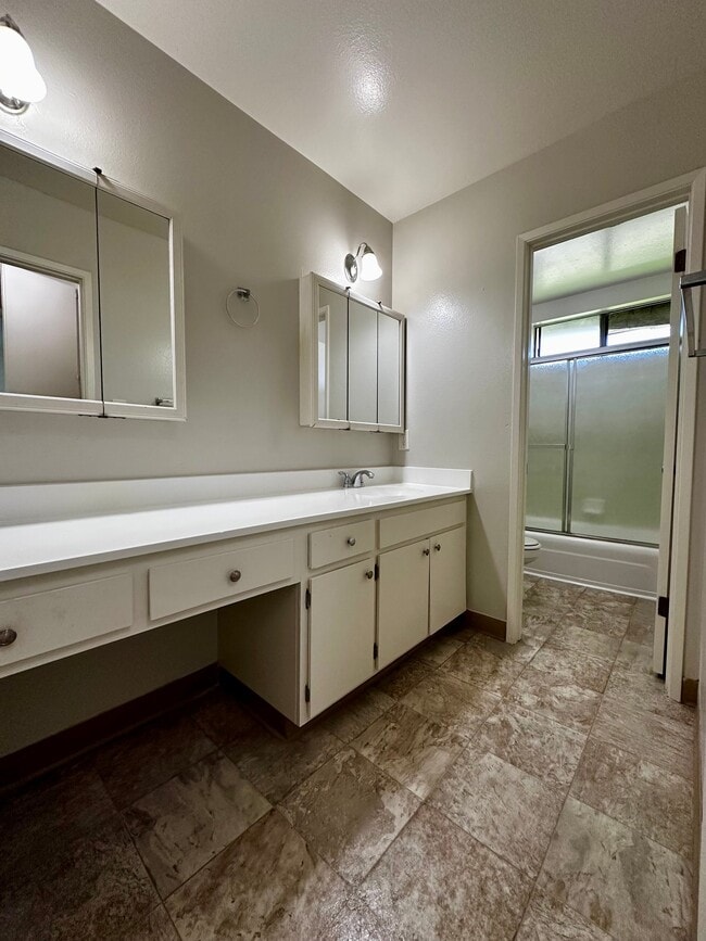 Photo - 1135 W I St Unit 41