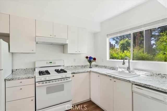 Photo - 162 Tamarisk St