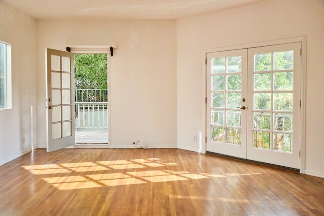 Photo - 6148 Glen Holly St Unit 6148