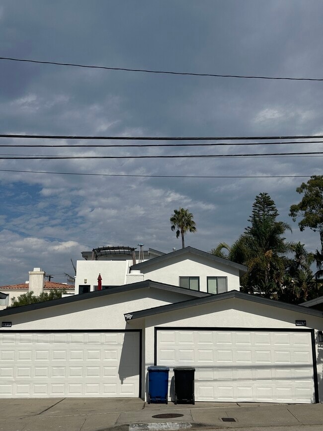 Photo - 923 6th St House