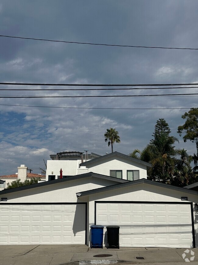 Building Photo - 923 6th St Rental
