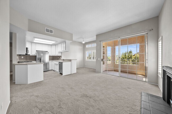 Building Photo - 521 Arbor Dr Unit 203