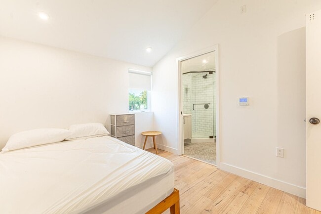 Photo - 5055 Lincoln Ave