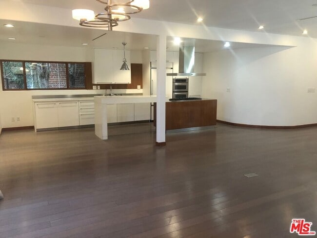 Photo - 128 S Carson Rd