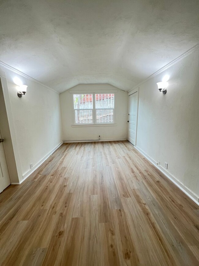 932Edge - 932Edge Apartment Unit 932 1/4