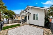 Photo - 1026 W 3rd St House