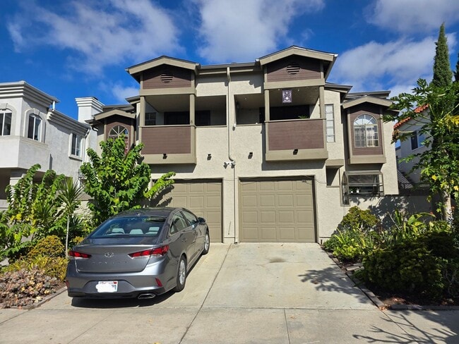 Building Photo - 2 Bed, 2.5 Bath Townhome in Pacific Beach