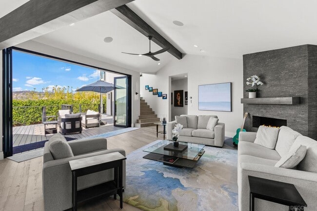 Photo - 7982 Roseland Dr