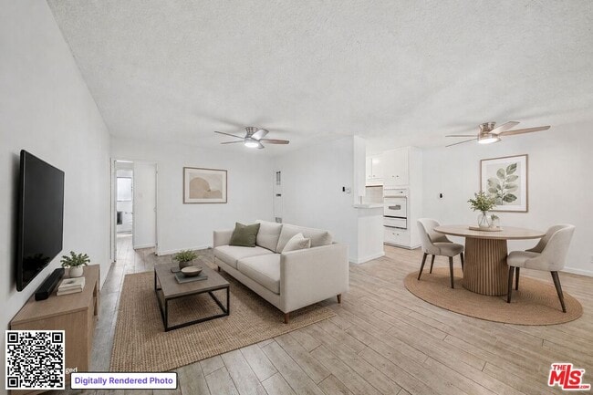 Building Photo - 1520 Hayworth Ave Unit 3