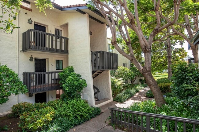 Building Photo - 3375 Foothill Rd Unit 112