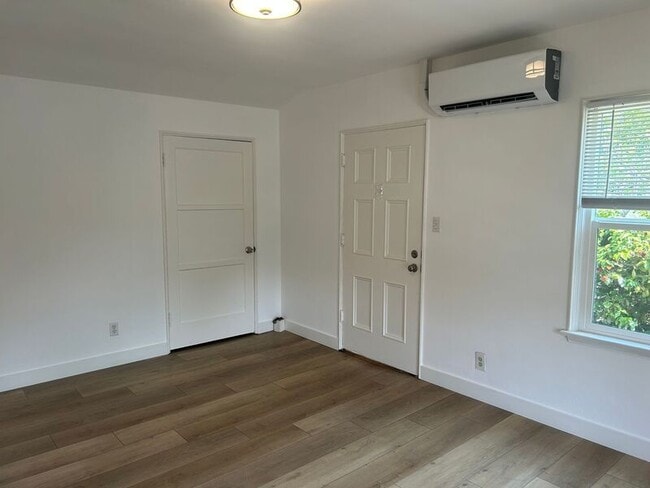 Photo - 1235-1237 Virginia Ave