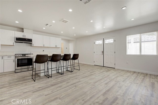 Photo - 8209 Bellingham Ave
