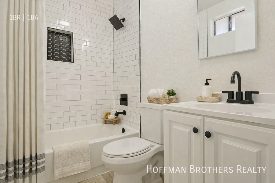 Photo - 1816 N Gramercy Pl Unit 302