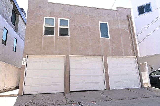 Building Photo - Highland (Crest) Unit 2 Rental