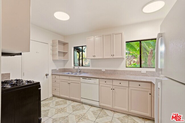 Photo - 912 N Vendome St Unit 910