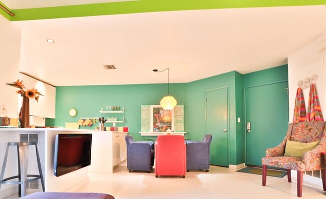 Dining - 48255 Monroe St Unit #27