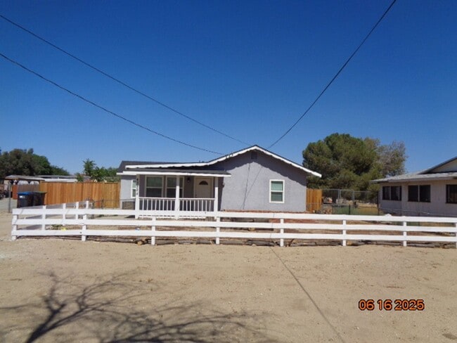 Cute and Cozy Ranch Style Home in East Lan... - Cute and Cozy Ranch Style Home in East Lan...