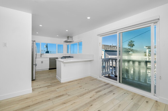 Photo - 133 34th St Unit Apt D