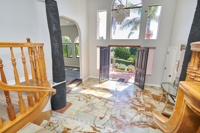 Photo - Aqua Vista - Entertainers Playhouse