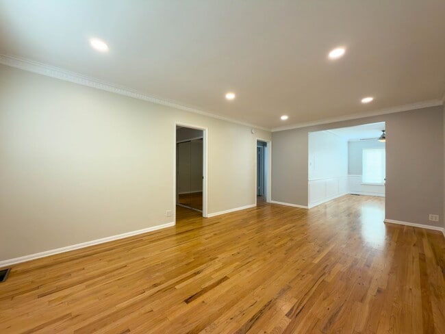 Photo - 10428 Riverside Dr Unit 10428