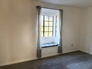 Photo - Spacious 3 bedrooms 3 full baths home in C...