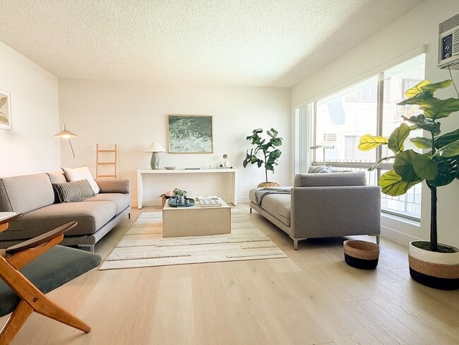 Photo - Townhouse Aparts Unit 206