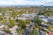 Photo - 22839 Oxnard St