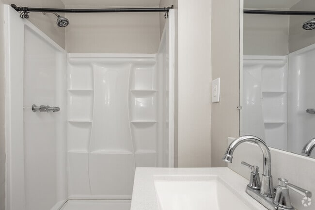 3BR, 2BA - 1,372SF - Primary Bathroom - 12236 Manor Dr.