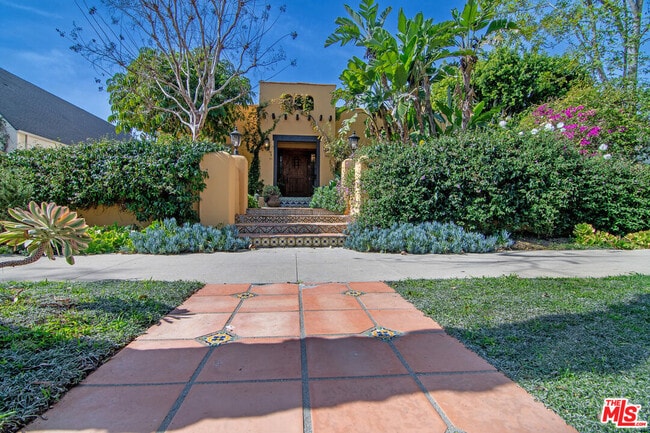 Photo - 543 N Las Palmas Ave