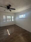 Photo - 833 W 42nd Pl Unit 835 1/2
