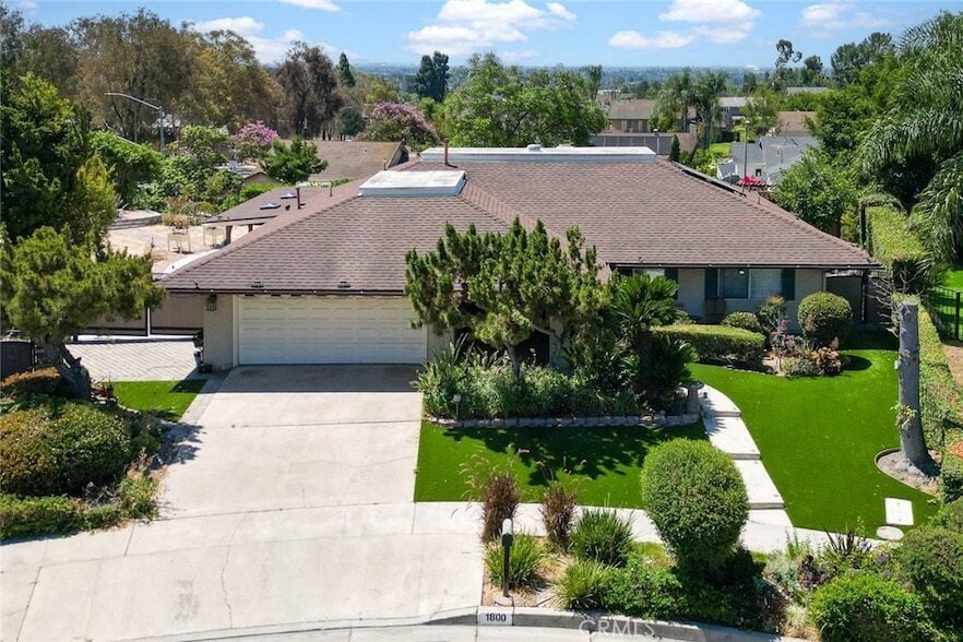 Photo - 1800 Yermo Pl