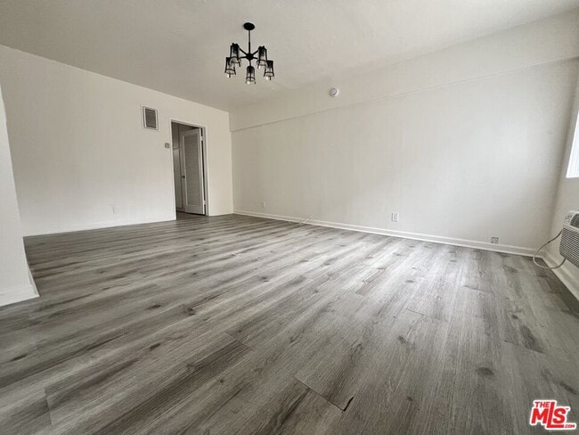 Photo - 148 Normandie Ave Unit 3